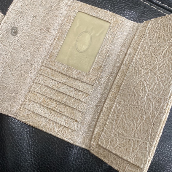 Authentic Guess Jeans wallet - Picture 2 of 3